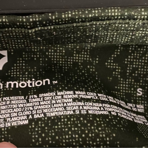 All in Motion Dark Green Patterned Leggings - Picture 3 of 4